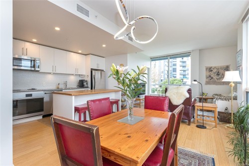 #406-391 Tyee Rd, Victoria, BC 