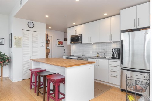 #406-391 Tyee Rd, Victoria, BC 