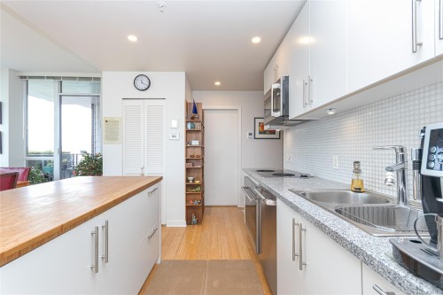 #406-391 Tyee Rd, Victoria, BC 