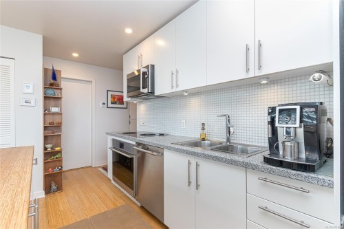 #406-391 Tyee Rd, Victoria, BC 