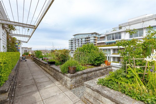 #406-391 Tyee Rd, Victoria, BC 