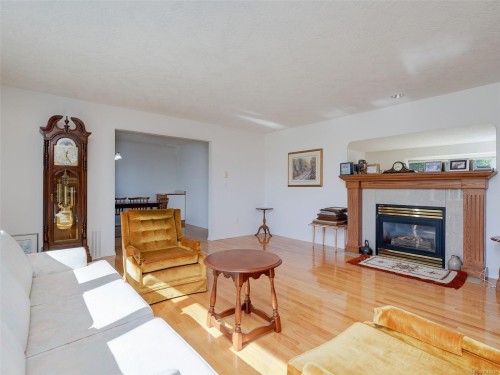 3191 Martindale Rd, Central Saanich, BC 