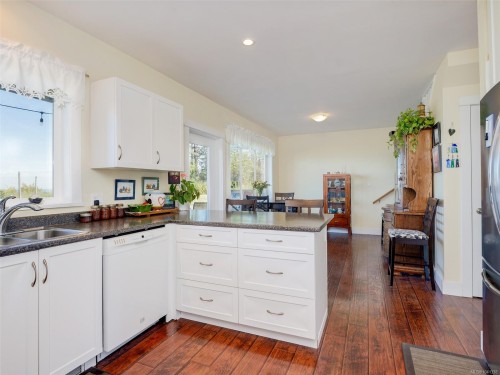 3191 Martindale Rd, Central Saanich, BC 