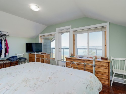 3191 Martindale Rd, Central Saanich, BC 