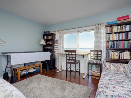 3191 Martindale Rd, Central Saanich, BC 