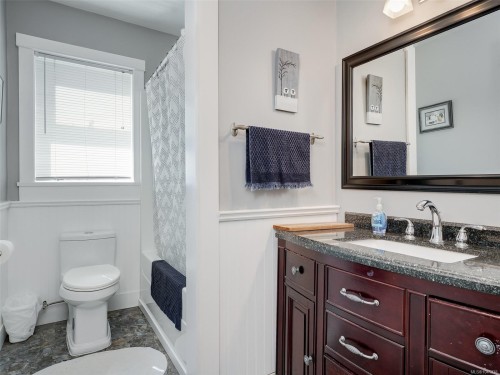 3191 Martindale Rd, Central Saanich, BC 