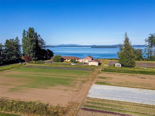 3191 Martindale Rd, Central Saanich, BC 