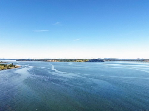 3191 Martindale Rd, Central Saanich, BC 
