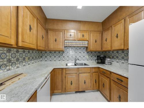 18508 92 Av Nw, Edmonton, AB 