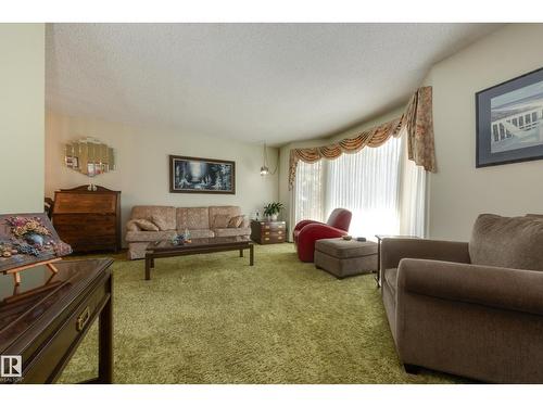 18508 92 Av Nw, Edmonton, AB 
