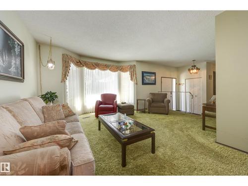 18508 92 Av Nw, Edmonton, AB 