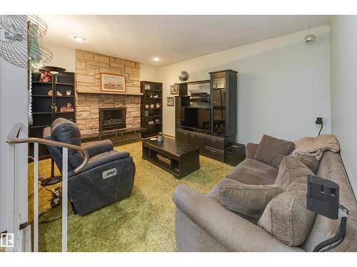 18508 92 Av Nw, Edmonton, AB 