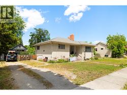 816 Leon Avenue Kelowna, BC V1Y 6J8