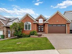 90 Lindenwood Terrace  Dartmouth, NS B2W 0B1