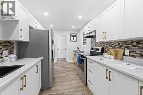 1330 Central Avenue, Windsor, ON - Indoor Photo Showing Kitchen