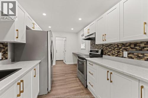 1330 Central Avenue, Windsor, ON - Indoor Photo Showing Kitchen
