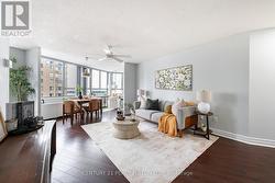 2606 - 270 QUEENS QUAY W Toronto, ON M5J 2N4