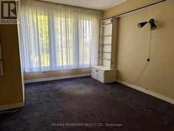 Bedroom 4 - Main floor - 
