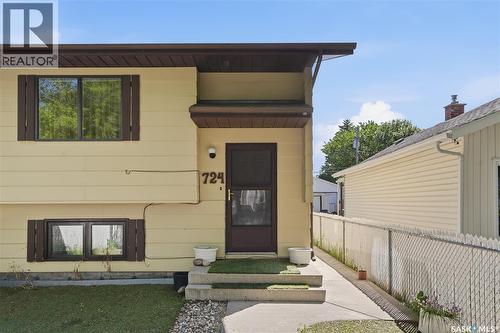 724 M Avenue S, Saskatoon, SK 
