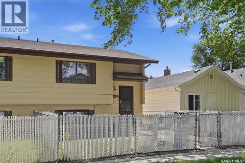 724 M Avenue S, Saskatoon, SK 