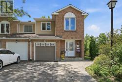 142 GLADECREST COURT  Ottawa, ON K2H 9J8