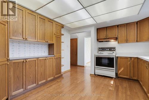 258 Camelot Drive, Burlington, ON 