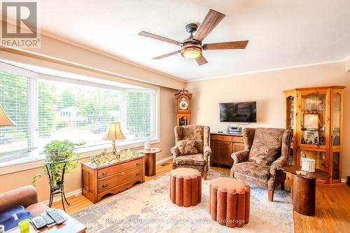 27 Tower Crescent, Barrie, ON 