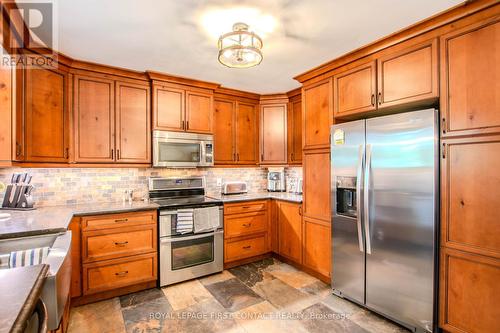 27 Tower Crescent, Barrie, ON 