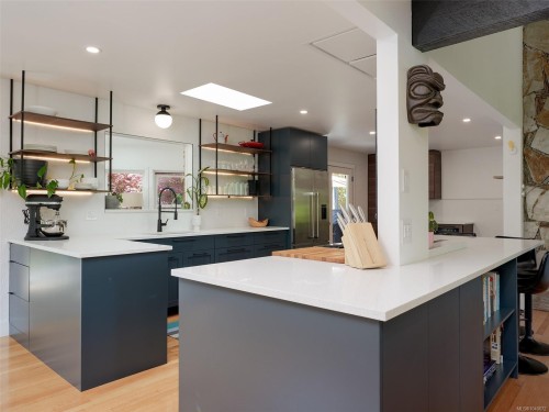 1657 Ash Rd, Saanich, BC 