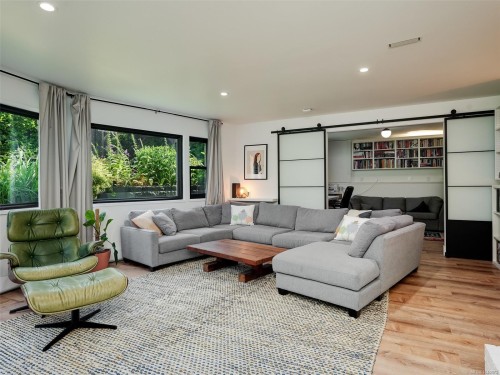 1657 Ash Rd, Saanich, BC 