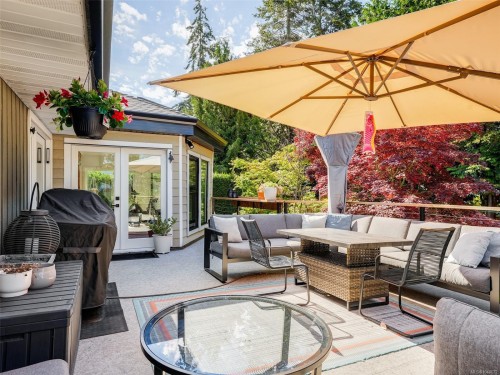 1657 Ash Rd, Saanich, BC 