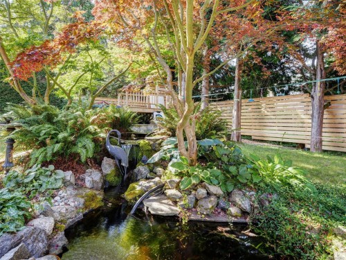 1657 Ash Rd, Saanich, BC 