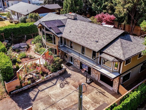 1657 Ash Rd, Saanich, BC 