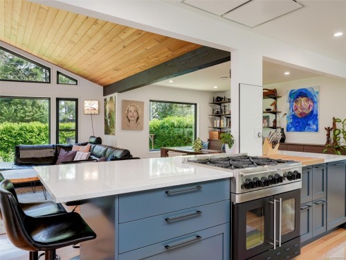 1657 Ash Rd, Saanich, BC 