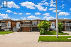 55 KITTIWAKE AVENUE  Toronto, ON M9V 4P5