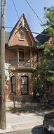 561 PARLIAMENT STREET  Toronto, ON M4X 1P7