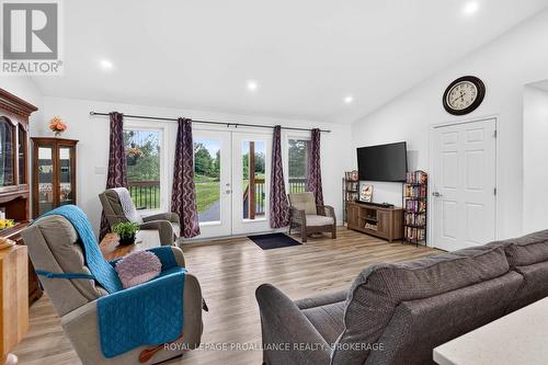 499 Bush Road, Rideau Lakes, ON - Indoor Photo Showing Living Room