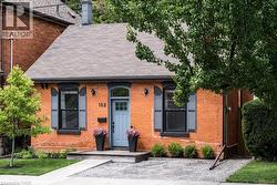 182 CHARLTON Avenue W  Hamilton, ON L8P 2E1