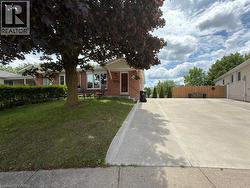 34 NORA Court Cambridge, ON N3C 3N1