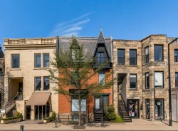 3921 Rue St-Denis Montréal (Le Plateau-Mont-Royal), QC H2W 2M4