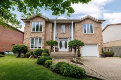 148 Rue Meaney  Kirkland, QC H9J 3M9