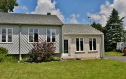 1228 5e Avenue Acton Vale, QC J0H 1A0