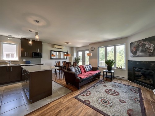 10-4035 Rue Ouellette  Longueuil (Saint-Hubert), QC J3Y 7M4