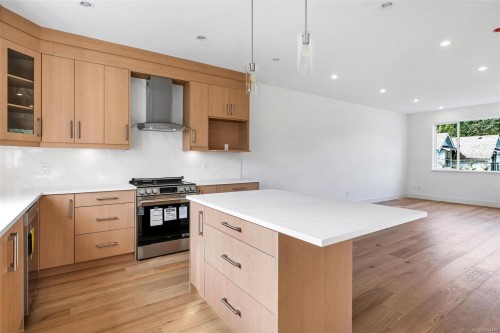 #3-1559 Ash Rd, Saanich, BC 