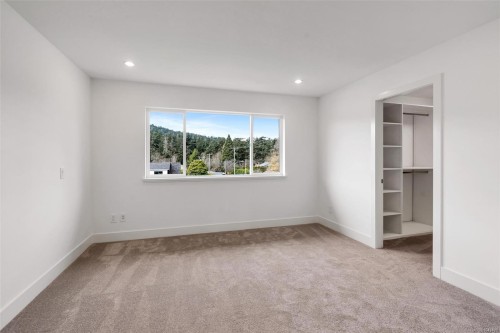 #3-1559 Ash Rd, Saanich, BC 