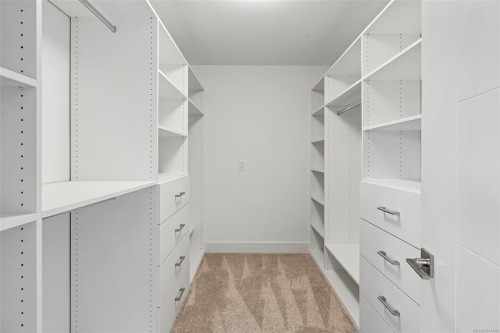 #3-1559 Ash Rd, Saanich, BC 