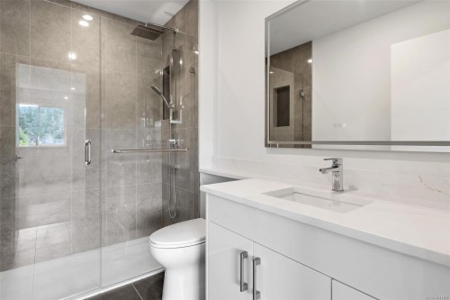 #3-1559 Ash Rd, Saanich, BC 