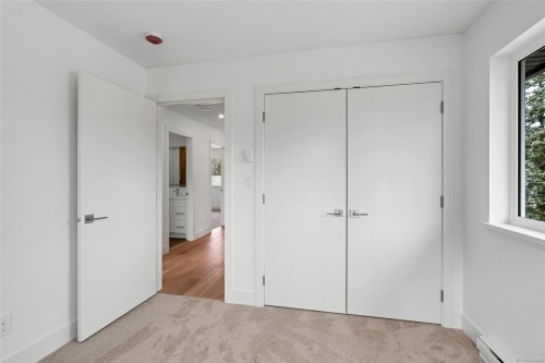 #3-1559 Ash Rd, Saanich, BC 