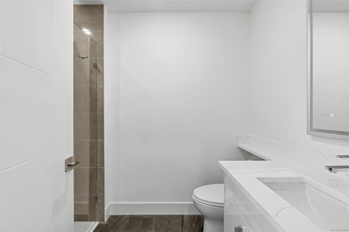 #3-1559 Ash Rd, Saanich, BC 