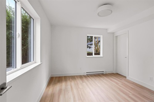 #3-1559 Ash Rd, Saanich, BC 